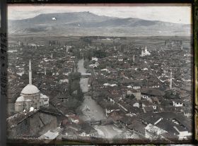 Image représentant Panorama sur la ville basse, traversée par la Bistrica