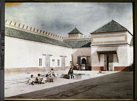 Image représentant Une cour de l'Aguedal