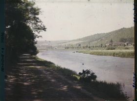 Image représentant Belgique, Hastière, Paysage sur la Meuse, amont