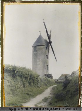 Image représentant L'un des moulins de la Place