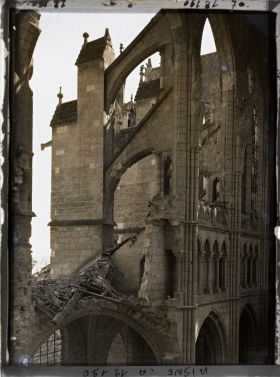 Image représentant Brèche du mur nord de la cathédrale depuis l'intérieur