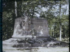 Image représentant France, Col de la Chipotte, Monumt aux chasseurs de la 86e bde Août-Sept 1914