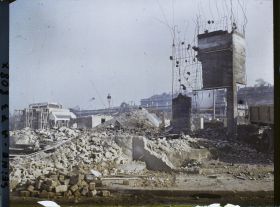 Image représentant L'exposition des arts décoratifs, démolition des pavillons sur l'esplanade des Invalides