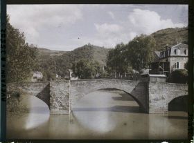 Image représentant Le pont des consuls, enjambant l'Aveyron