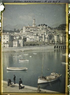 Image représentant Menton vue depuis la jetée du port