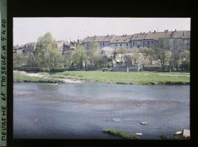 Image représentant France, Baccarat, Les bords de la Meurthe, partie de Baccarat intacte