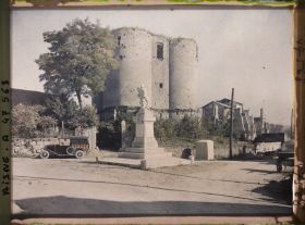 Image représentant France, Amblény, Ruines du Château et de l'Eglise