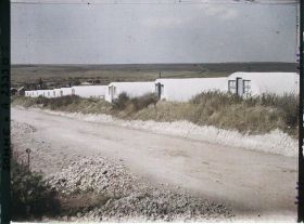 Image représentant France, Combles, Demi-lunes en Tôle recouverte le toile blanchie