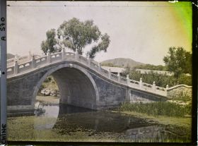 Image représentant Le Banbiqiao (" pont du Demi-Panneau "), palais d'Été Yiheyuan ("  jardin de la Concorde Entretenue  ")