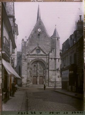 Image représentant L'église Saint-Symphorien, vue depuis la rue Losserand