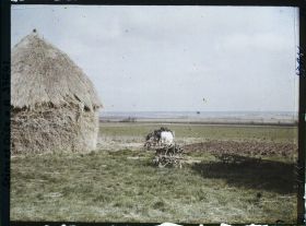 Image représentant France, Les Clayes, Le labour ; vue prise vers le Nord