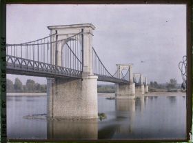 Image représentant Le pont suspendu sur la Loire