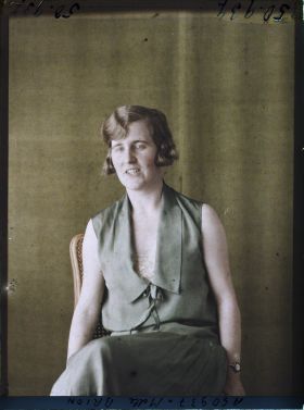 Image représentant https://musee-albert-kahn.s-museum.fr/home/NWQ2OTAwYzNmYjZlZTk1ZWQwODJmMjY4L2dlbmVyaWMtbm90aWNlLXRhYi9hdXRob3JpdHkvNjE3YTc5ZjVjZjhiODk2OGIzMzM3ZDIx/5d6900c3fb6ee95ed082f268/generic-notice-tab/authority/617a79ebcf8b8968b3336987 Mademoiselle Brion