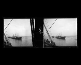 Image représentant Navires dans l'avant-port