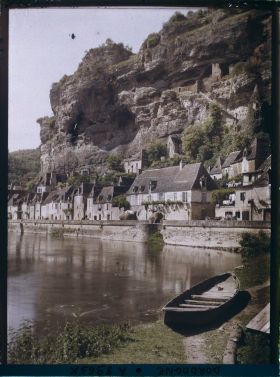 Image représentant France, Domme, La Roque Gageac vue de face et d'amont