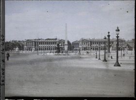 Image représentant La place de la Concorde, l'obélisque, l'hôtel de Crillon et l'hôtel de la Marine