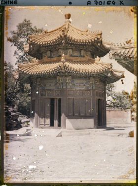 Image représentant Wanshousi (" monastère des Dix Mille Longévité ")