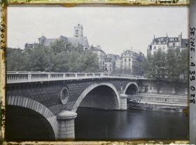 Image représentant Le pont Louis-Philippe depuis le quai de Bourbon vers l'église Saint-Gervais-Saint-Protais