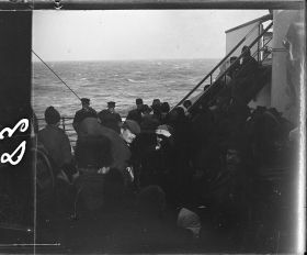 Image représentant Emigrants des 3emes classes sur l'entrepont