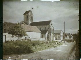 Image représentant France, Bourg et Comin, Grande Rue et Eglise