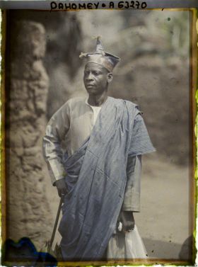 Image représentant Le chef féticheur du Serpent, prêtre au culte de Dangbé