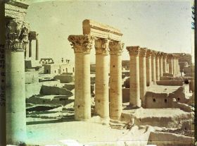 Image représentant Vestiges de colonnes sur l'esplanade du Temple de Bêl