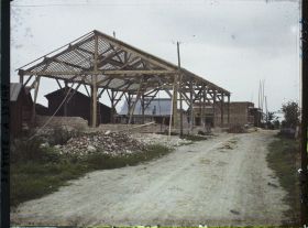 Image représentant Fresnes Mazancourt, Reconstructions