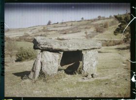 Image représentant France, St Nectaire, Dolmen de St Nectaire