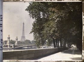 Image représentant Le Cours-la-Reine, le pont Alexandre-III et la tour Eiffel
