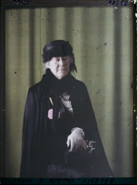 Image représentant https://musee-albert-kahn.s-museum.fr/home/NWQ2OTAwYzNmYjZlZTk1ZWQwODJmMjY4L2dlbmVyaWMtbm90aWNlLXRhYi9hdXRob3JpdHkvNjE3YTc5ZjVjZjhiODk2OGIzMzM3ZDIx/5d6900c3fb6ee95ed082f268/generic-notice-tab/authority/617a79ebcf8b8968b33379fe Mrs. Charlotte B. Ware