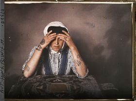 Image représentant Tatouage des bras de la femme catholique