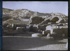 Image représentant Magasins voûtés en brique du Ramesseum