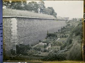 Image représentant Les jardins ouvriers aux pieds des fortifications, à la porte de Choisy