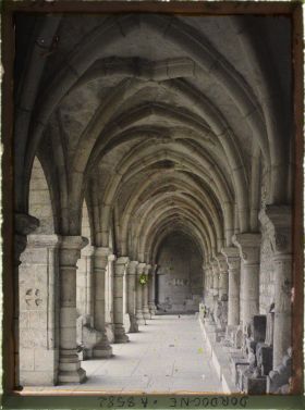 Image représentant France, Périgueux, Le cloître de la cathédrale (abbaye des 12 et 14 siècles)