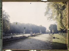 Image représentant Le parc, allée des Statues