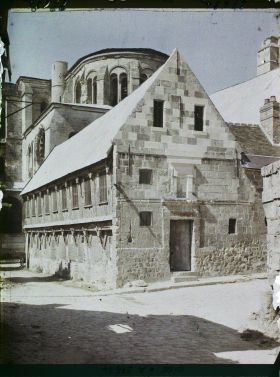 Image représentant France, Noyon, Façade de la Bibliothèque de Chanoines
