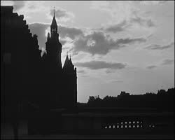 Image représentant Trocadéro et Conciergerie au coucher du soleil