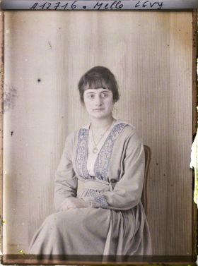 Image représentant Mademoiselle Lévy, future Madame Sasserath