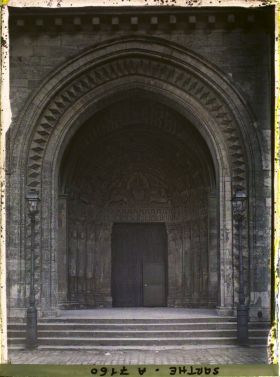 Image représentant Le portail dit du Cavalier, de la cathédrale Saint-Julien