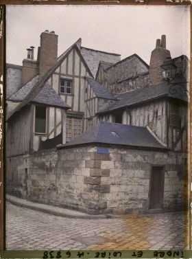 Image représentant Maison à colombages, à l'angle rue Racine et rue de la Bazoche