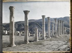 Image représentant Les Colonnades de l'ancien Forum, vestiges de la cité antique Cuicul