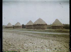 Image représentant Ile de France, Bouffémont, Meules de blé en pleins Champs