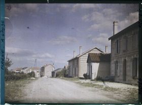 Image représentant France, Cernay en Dormois Marne 313 h, Entrée de Cernay par la route Souain