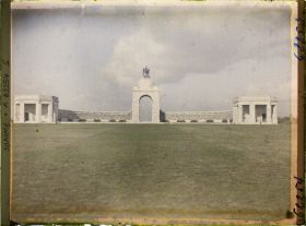 Image représentant Somme, Longueval, Ensemble du Monument Britannique