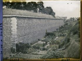 Image représentant Les jardins ouvriers aux pieds des fortifications, à la porte de Choisy