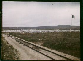 Image représentant France, Verdun, Le Cimetière du ravin de la Caillette