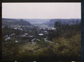 Image représentant France, Vienne le Château, Vallée de la Biesme, dans le fond, la Harazée et le Bois de la Gruerie à l'Est