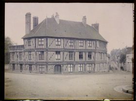 Image représentant Vieille maison place Thiers