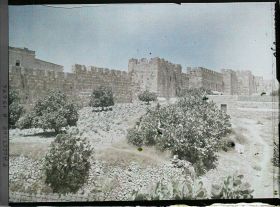Image représentant Les remparts de la ville, côté est