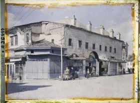 Image représentant Un marché couvert et des boutiques